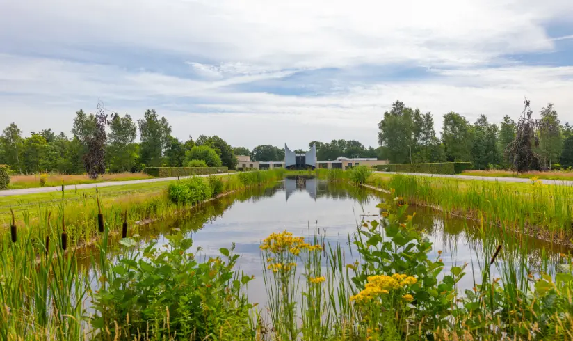 Monuta-Drachten-uitvaartcentrum-Begraafplaats-1