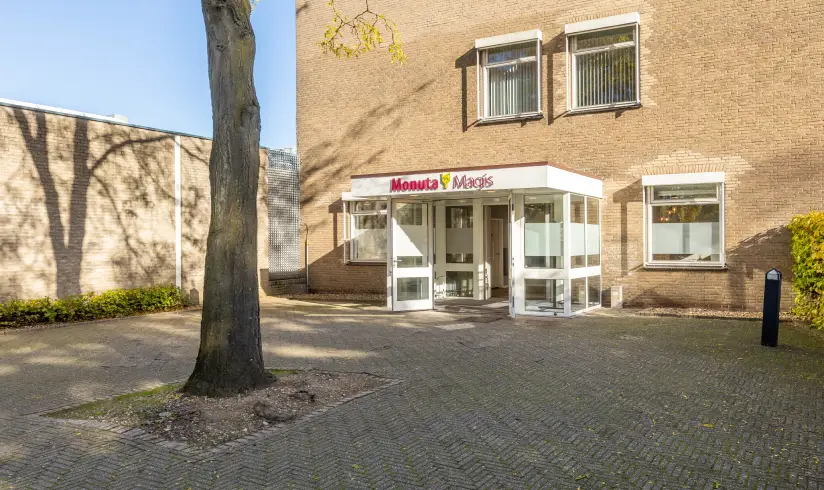 Monuta-Helmond-uitvaartcentrum-ontvangstruimte-1