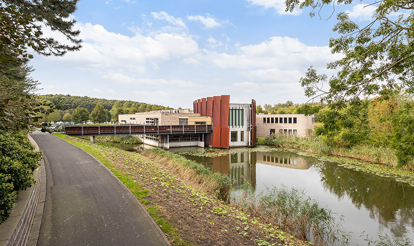 Monuta-Zoetermeer-crematorium-crematorium-slider.webp
