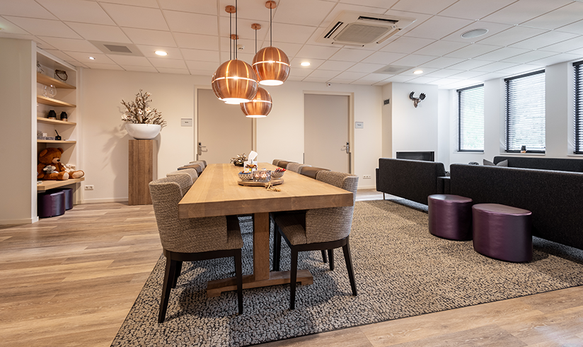 Monuta-Zoetermeer-uitvaartcentrum-huiskamer-2