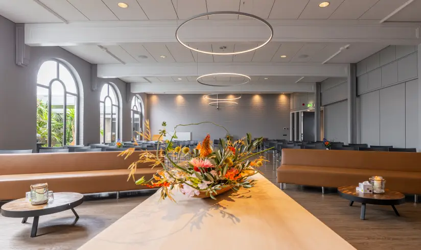 Monuta-uitvaartcentrum-emmen-aula-slider-1
