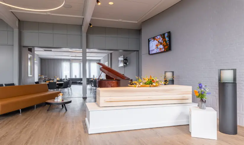 Monuta-uitvaartcentrum-emmen-aula-slider-3