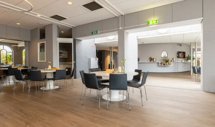 Monuta-uitvaartcentrum-emmen-koffiekamer-1