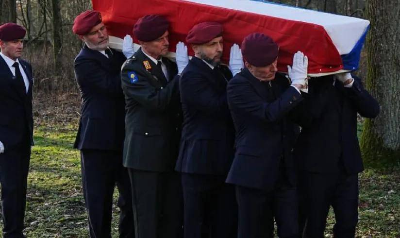 Veteranen uitvaart Expert Team Monuta draagploeg