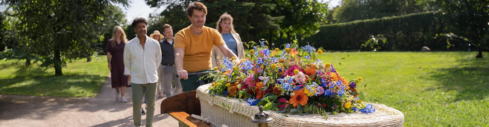 Bakfiets met mand en bloemen