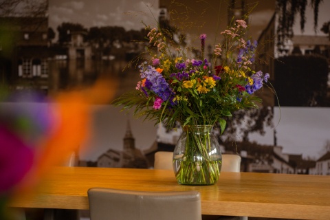 Koffiekamer bloem uitvaartcentrum Maasgouw